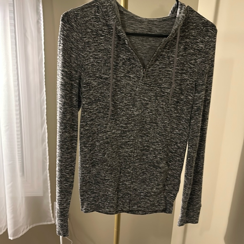 LIVE LOVE DREAM. Lightweight grey zip up sweatshirt. Size XS.
